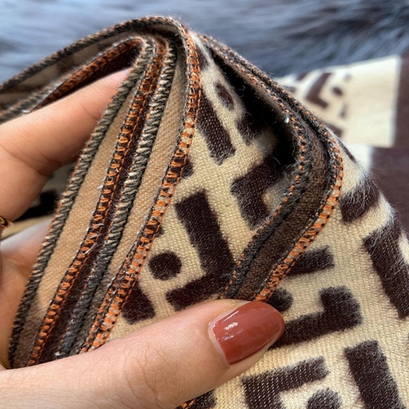 Women Winter Scarf Shawl Wrap - Picture 8 of 9